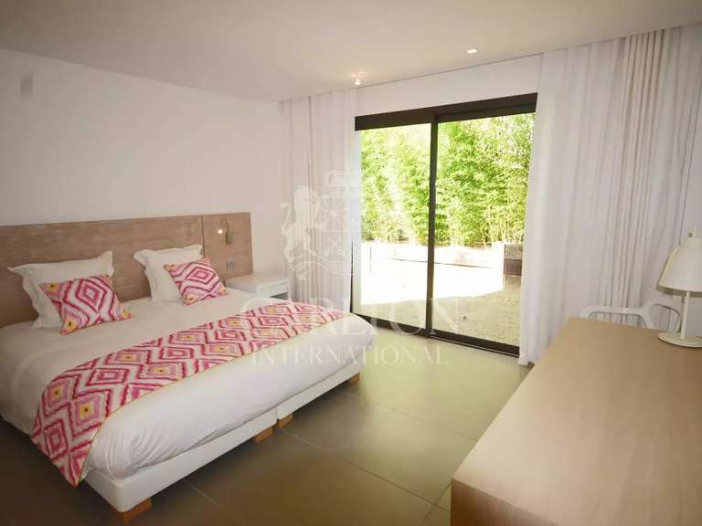 Villa Saint-Tropez - 5 bedrooms - 325m²