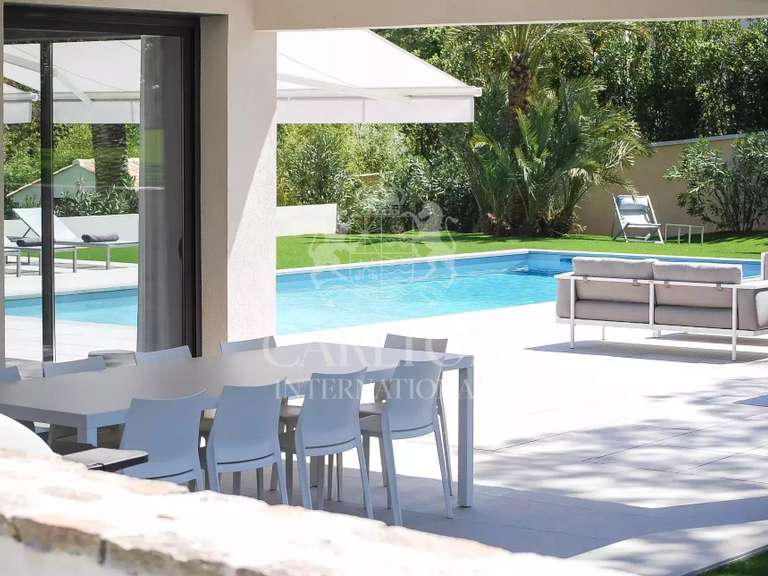 Villa Saint-Tropez - 5 bedrooms - 325m²