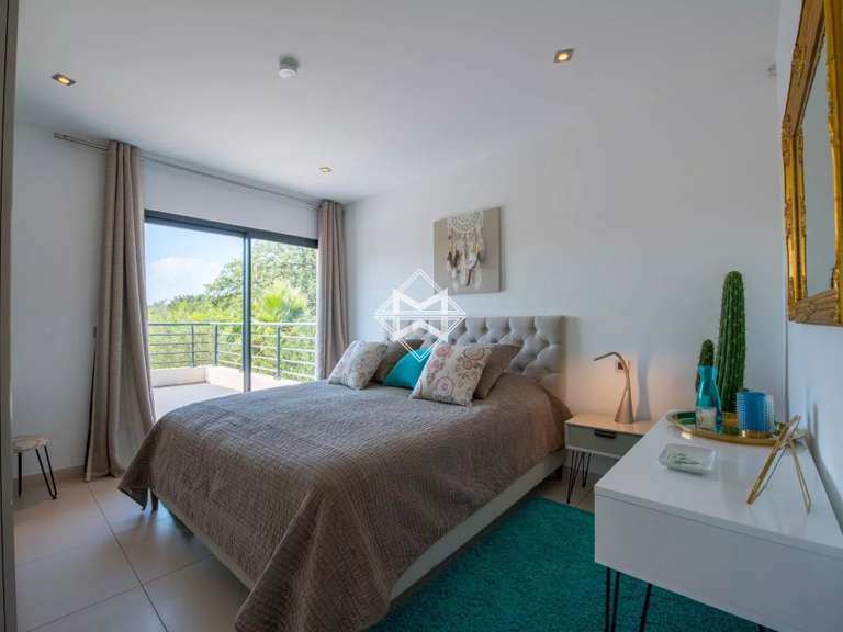 Villa Saint-Tropez - 4 bedrooms - 200m²