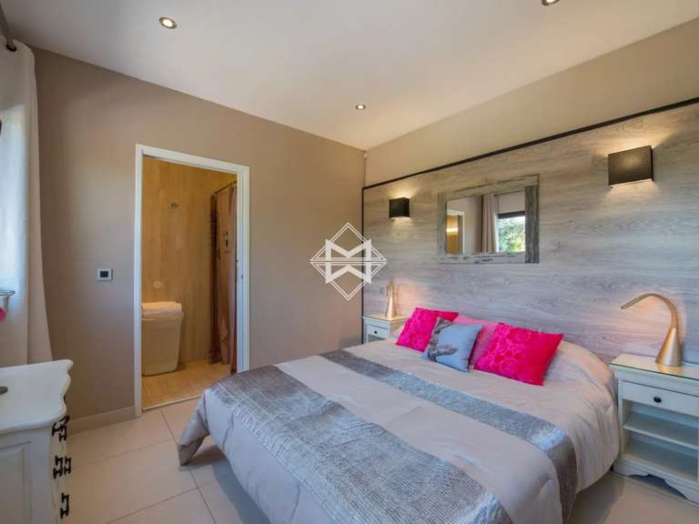 Villa Saint-Tropez - 4 bedrooms - 200m²