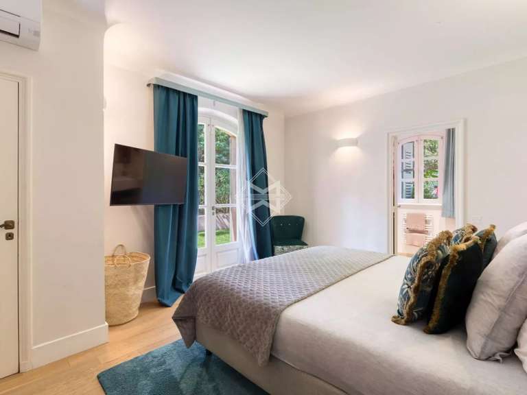 Villa Saint-Tropez - 7 bedrooms - 320m²