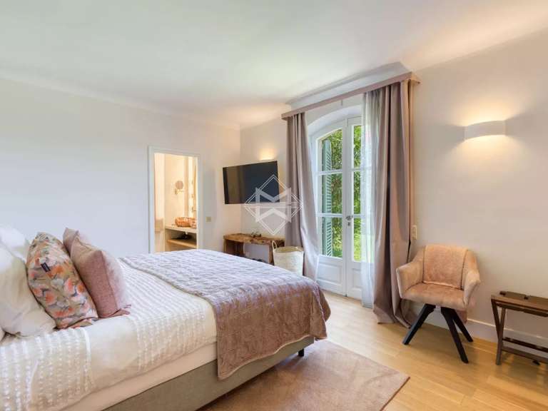 Villa Saint-Tropez - 7 bedrooms - 320m²