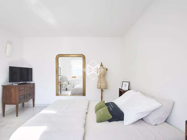 Villa Saint-Tropez - 4 bedrooms - 300m²