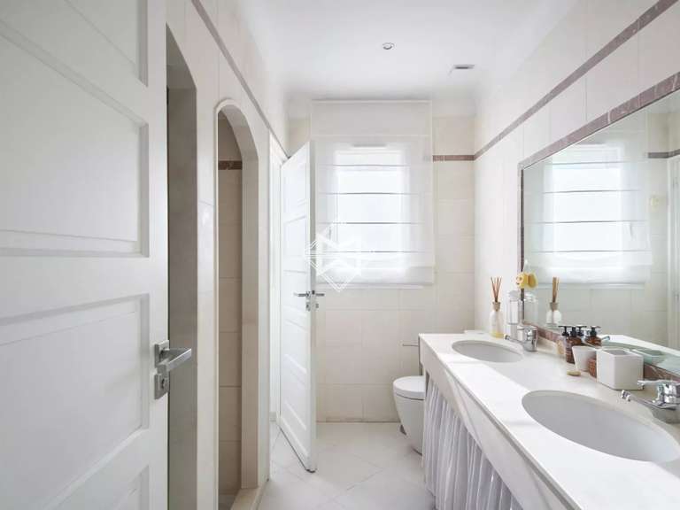 Villa Saint-Tropez - 4 bedrooms - 300m²