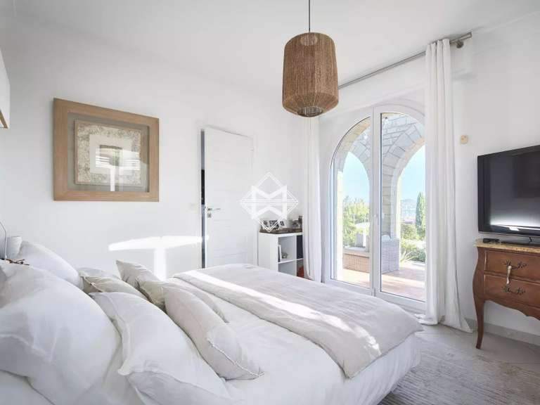 Villa Saint-Tropez - 4 bedrooms - 300m²