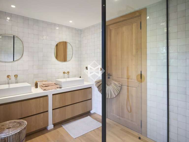 Villa Saint-Tropez - 4 bedrooms - 200m²