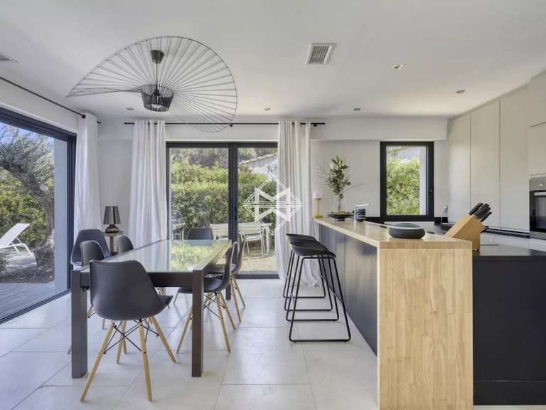 Villa Saint-Tropez - 4 bedrooms - 160m²