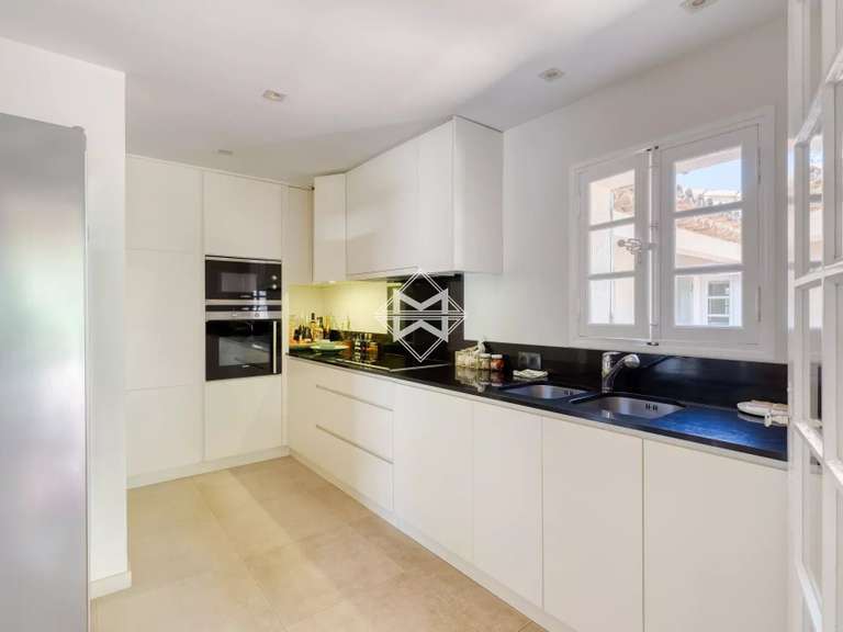 Villa Saint-Tropez - 6 bedrooms - 230m²