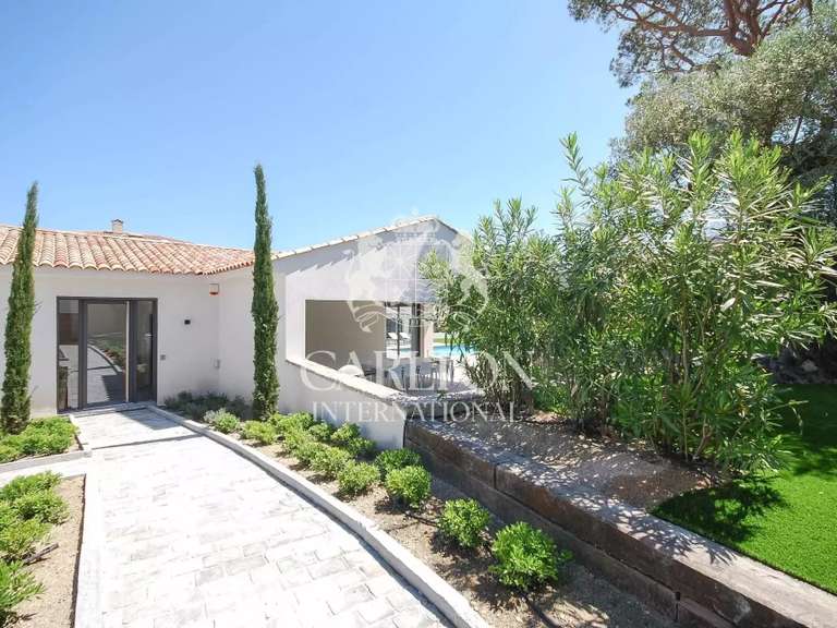 Villa Saint-Tropez - 5 bedrooms - 325m²
