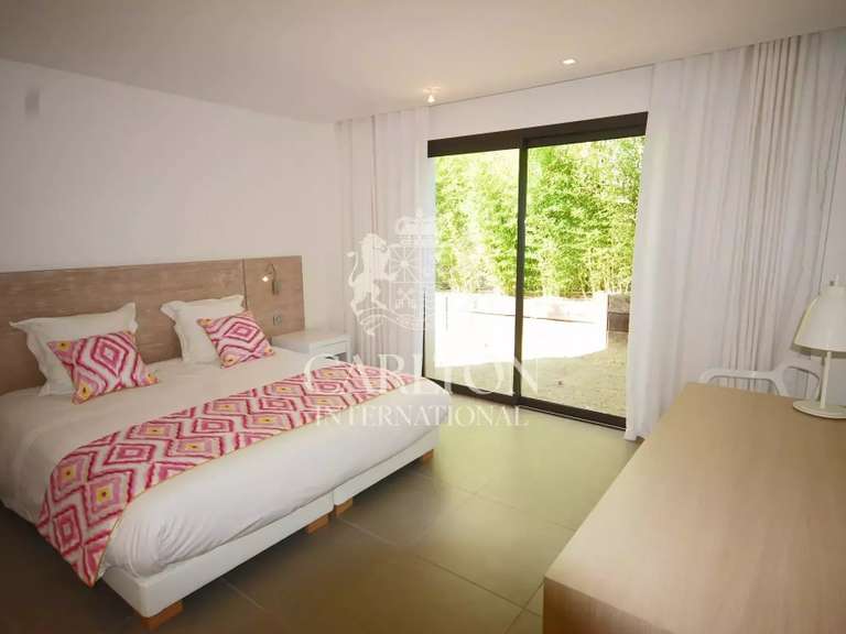 Villa Saint-Tropez - 5 bedrooms - 325m²