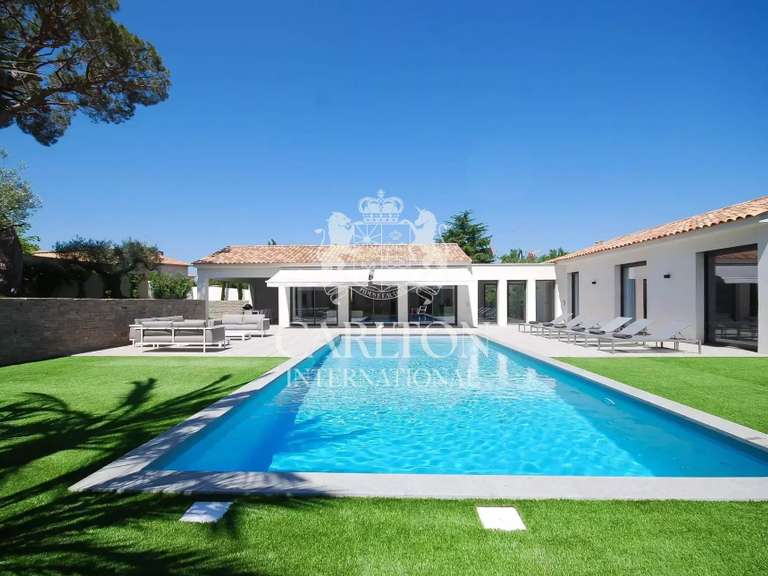 Villa Saint-Tropez - 5 bedrooms - 325m²