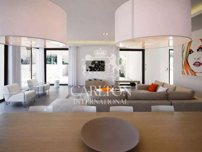 Villa Saint-Tropez - 5 bedrooms - 325m²