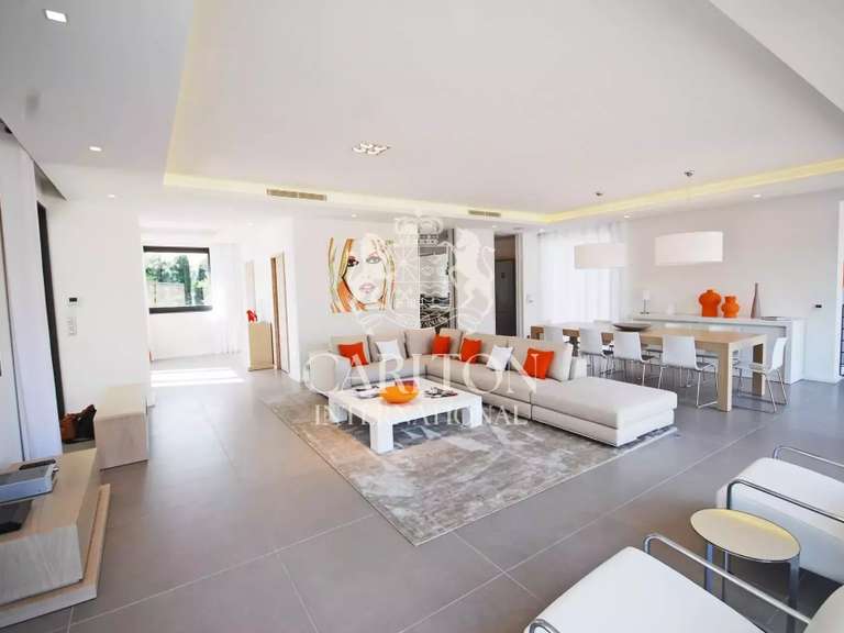 Villa Saint-Tropez - 5 bedrooms - 325m²