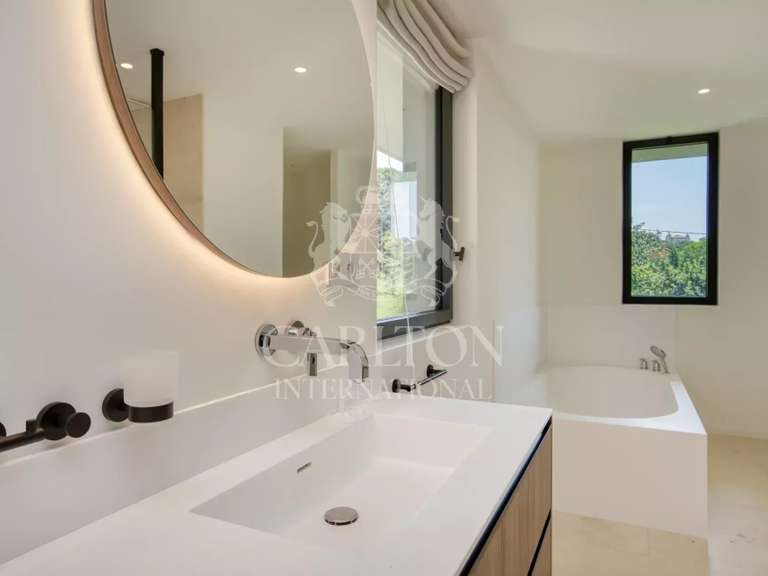 Villa Saint-Tropez - 5 bedrooms - 354m²