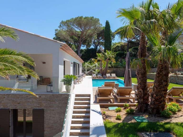 Villa Saint-Tropez - 5 bedrooms - 220m²