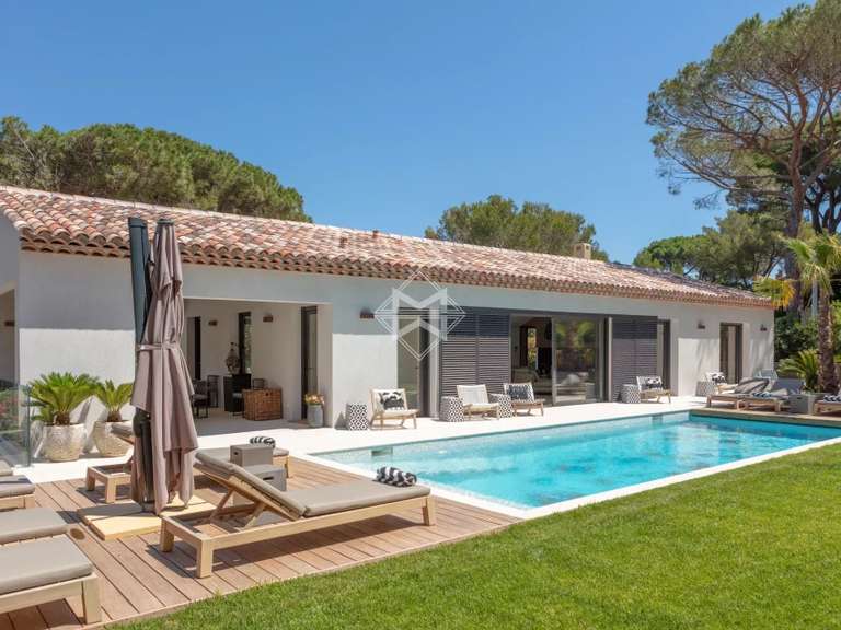 Villa Saint-Tropez - 5 bedrooms - 220m²