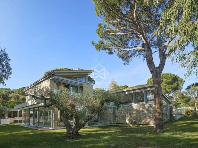 Villa Saint-Tropez - 5 bedrooms - 310m²