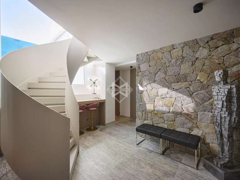 Villa Saint-Tropez - 5 bedrooms - 310m²