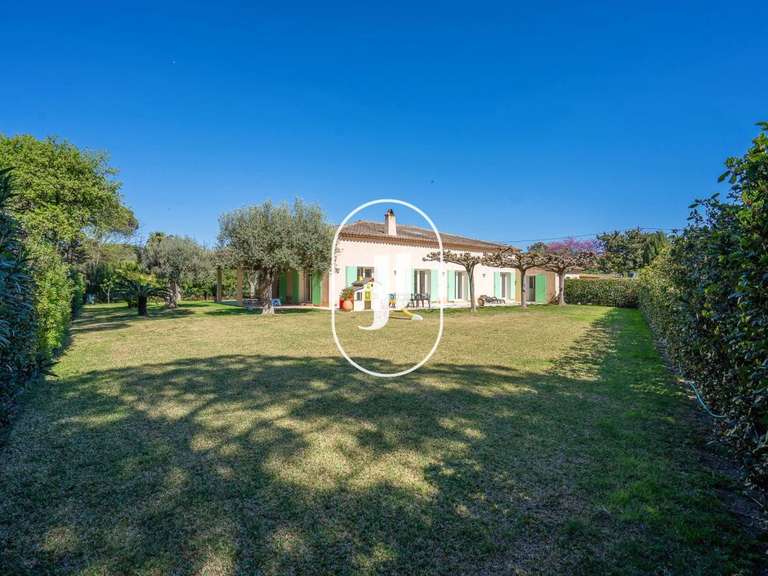Villa Saint-Tropez - 6 bedrooms - 235m²
