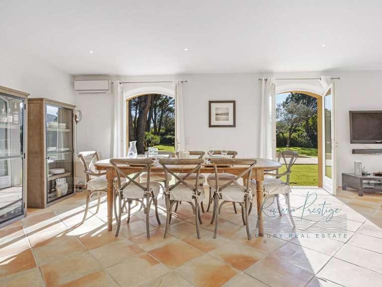Villa Saint-Tropez - 4 bedrooms - 300m²