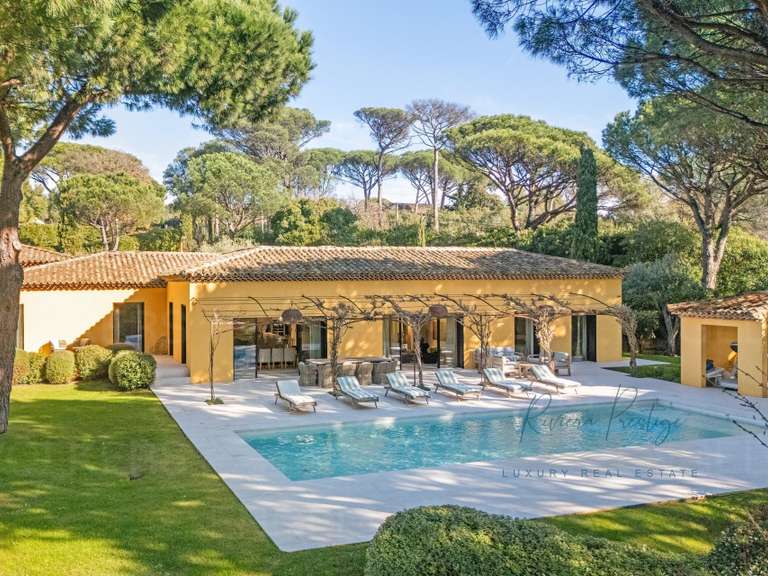 Villa Saint-Tropez - 5 bedrooms - 330m²