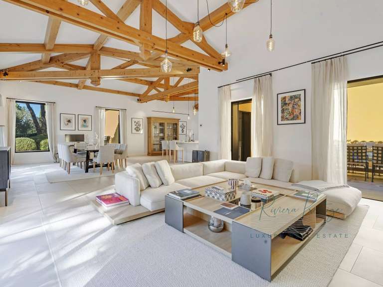 Villa Saint-Tropez - 5 bedrooms - 330m²