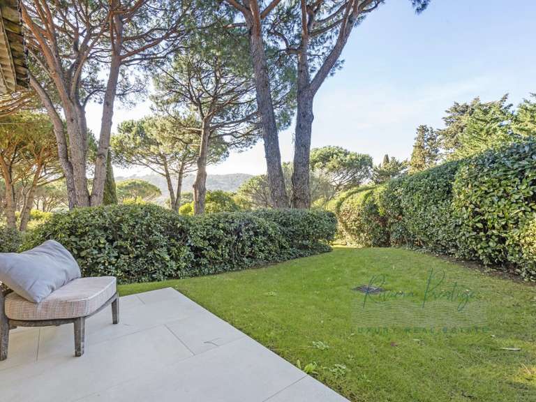 Villa Saint-Tropez - 5 bedrooms - 330m²