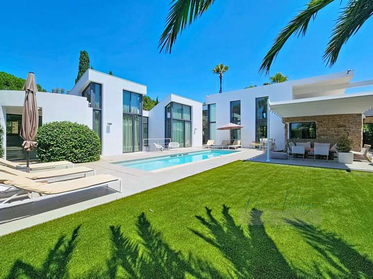 Villa Saint-Tropez - 5 bedrooms - 386m²