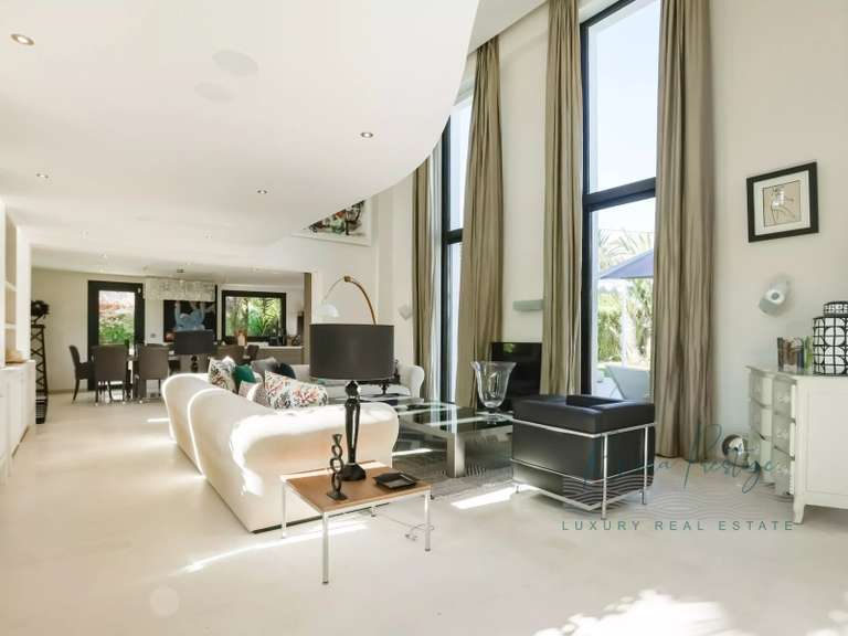 Villa Saint-Tropez - 5 bedrooms - 386m²
