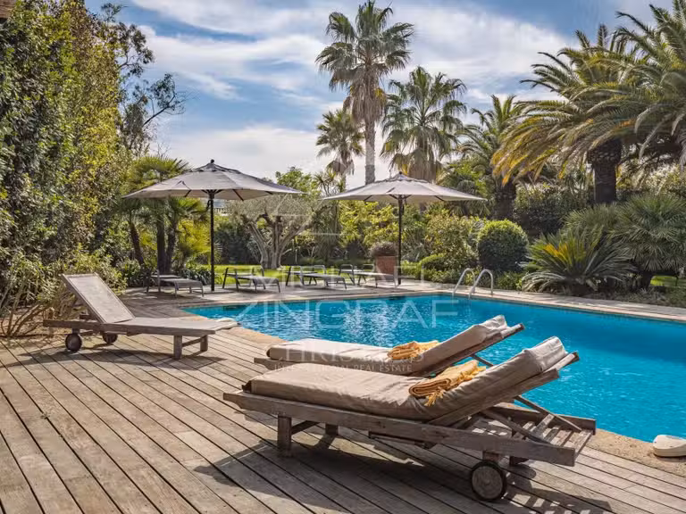 Villa Saint-Tropez - 8 bedrooms - 365m²