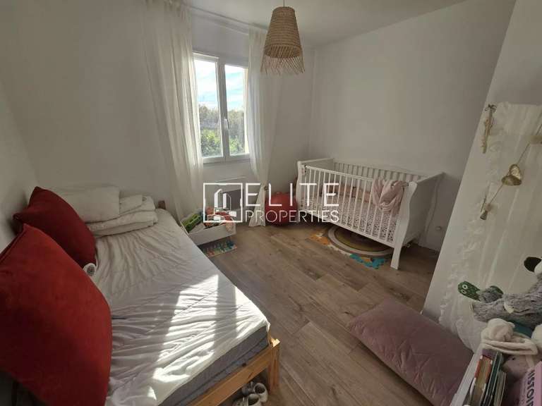 House Saint-Vallier-de-Thiey - 5 bedrooms - 133m²