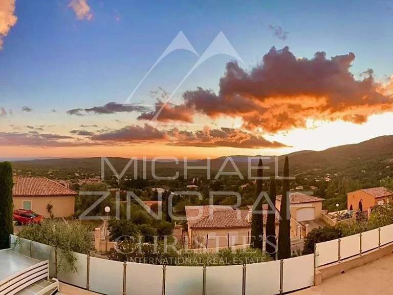 Maison Saint-Vallier-de-Thiey - 273m²