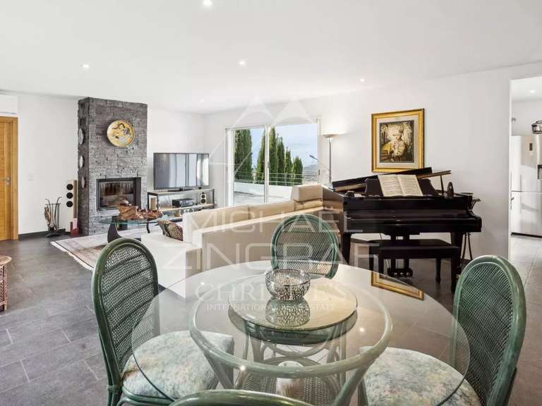 Maison Saint-Vallier-de-Thiey - 273m²