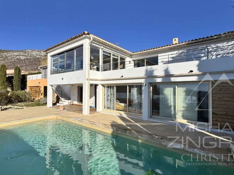 House Saint-Vallier-de-Thiey - 273m²