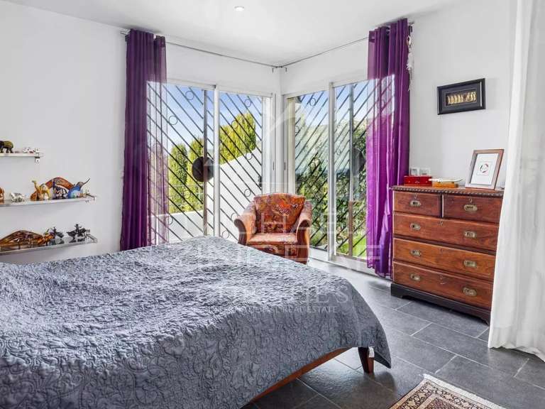 Maison Saint-Vallier-de-Thiey - 273m²