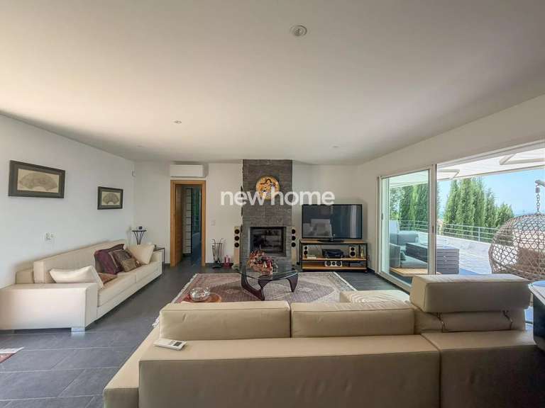 Maison Saint-Vallier-de-Thiey - 4 chambres - 274m²