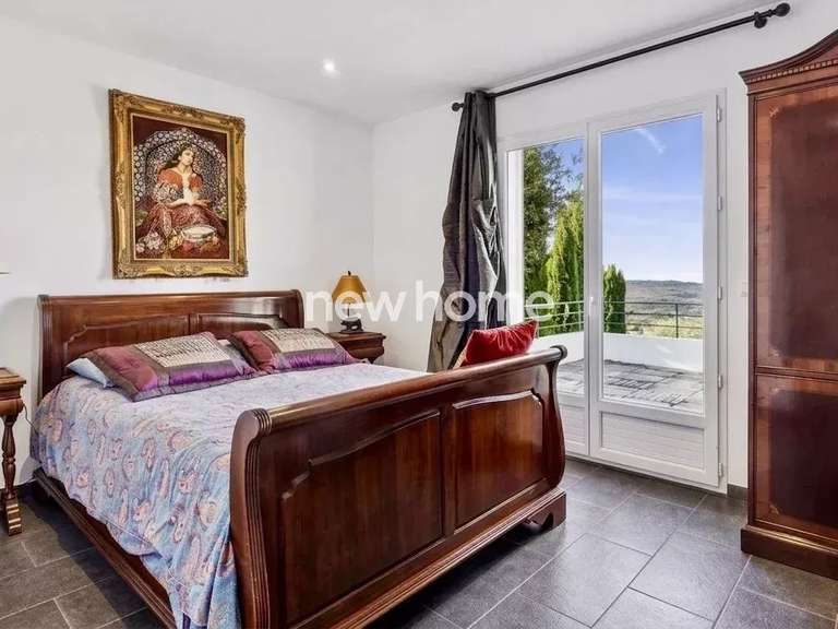 Maison Saint-Vallier-de-Thiey - 4 chambres - 274m²