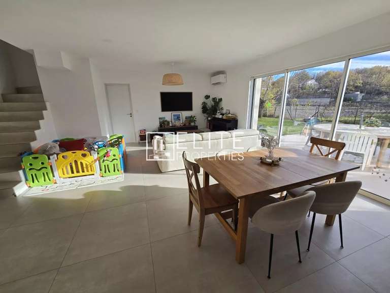 Maison Saint-Vallier-de-Thiey - 5 chambres - 133m²