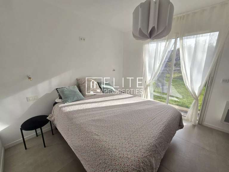 Maison Saint-Vallier-de-Thiey - 5 chambres - 133m²