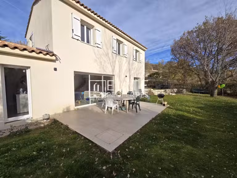 Maison Saint-Vallier-de-Thiey - 5 chambres - 133m²