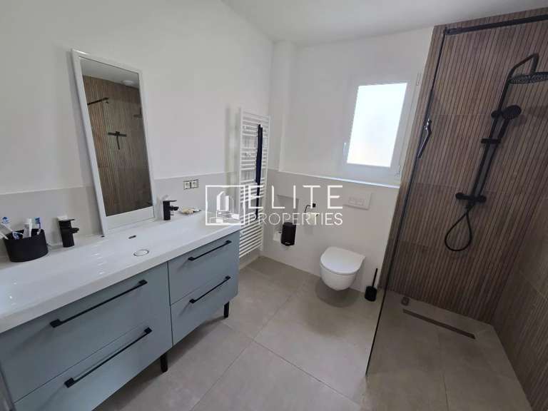 Maison Saint-Vallier-de-Thiey - 5 chambres - 133m²