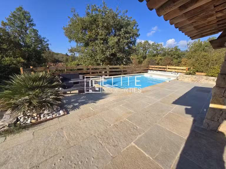 Maison Saint-Vallier-de-Thiey - 4 chambres - 160m²