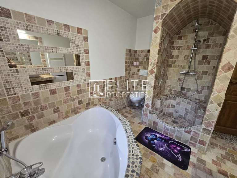 Maison Saint-Vallier-de-Thiey - 4 chambres - 160m²