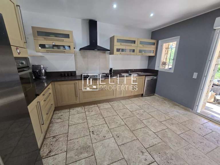 Maison Saint-Vallier-de-Thiey - 4 chambres - 160m²