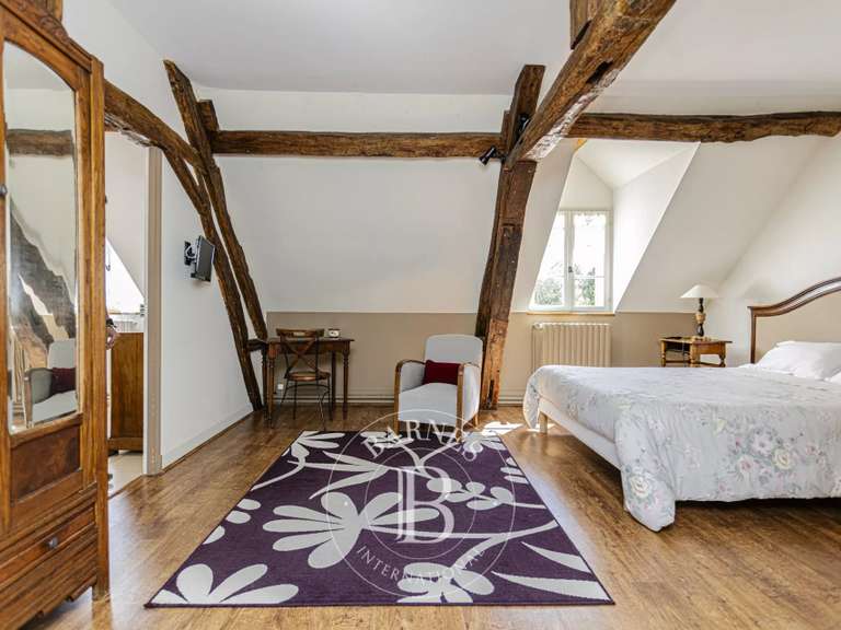 Propriété Saint-Viâtre - 9 chambres - 452m²
