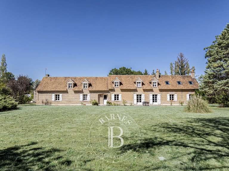 Propriété Saint-Viâtre - 9 chambres - 452m²
