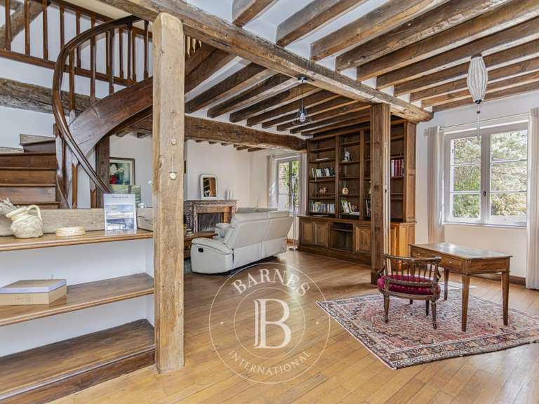 Propriété Saint-Viâtre - 9 chambres - 452m²
