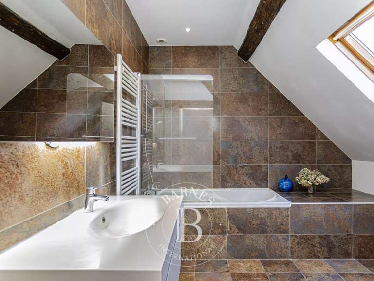 Propriété Saint-Viâtre - 9 chambres - 452m²
