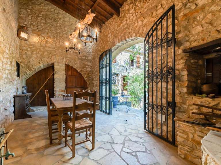 Maison Saint-Victor-la-Coste - 5 chambres - 216m²
