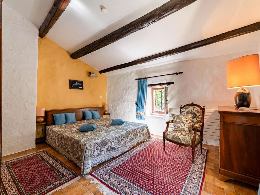 House Saint-Victor-la-Coste